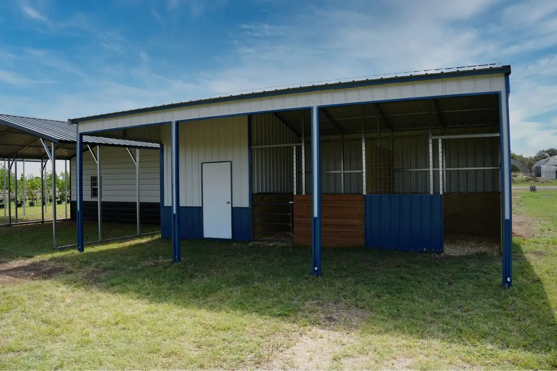 lelands metal buildings - texas elite loafing shed hero