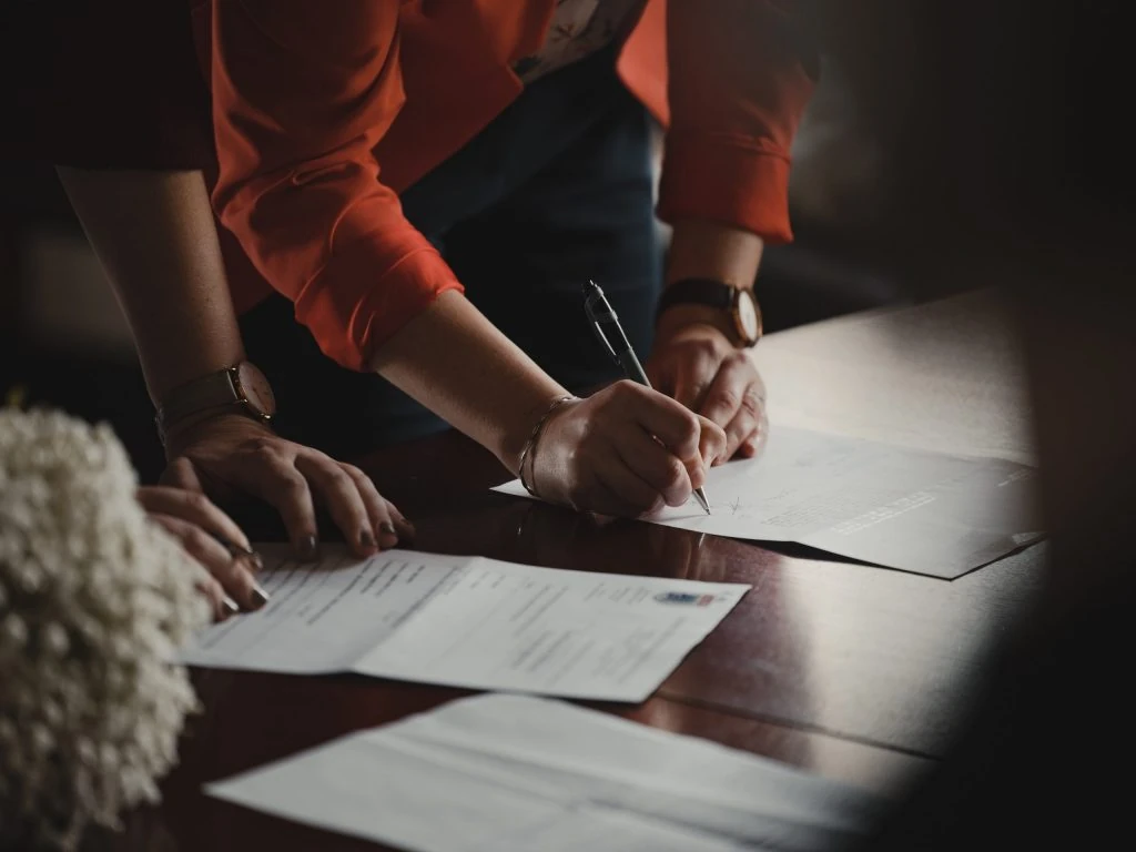contract signing scaled