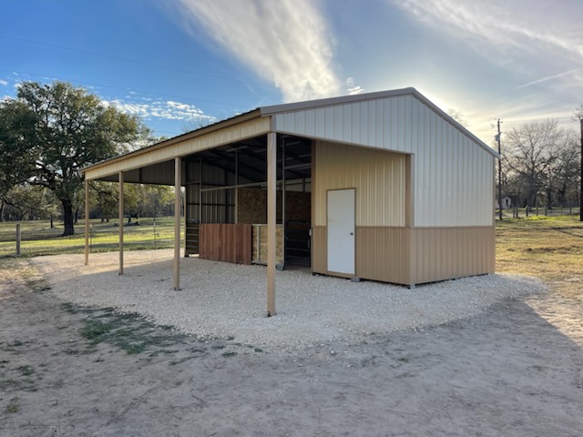 24x35x10 Texas Elite Loafing Shed - Leland's Metal Buildings | Metal ...