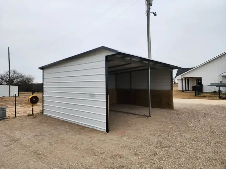 15x20x8 Loafing Shed - Image 4