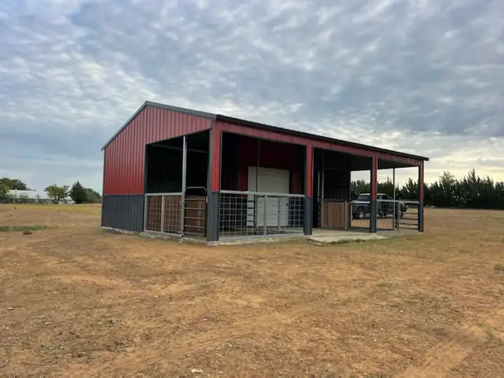 24x36x10 Texas Elite Loafing Shed - Image 3