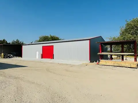 50x80x14 Commercial Building - Image 5