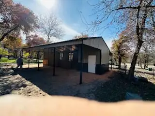 24x40x10 Texas Elite Loafing Shed - Image 6