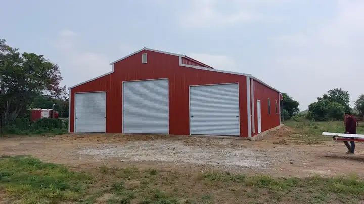 46x45x16 Barns