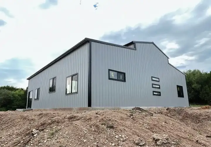 46x45x16 Barns - Image 5