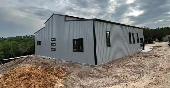 46x45x16 Barns - Image 3
