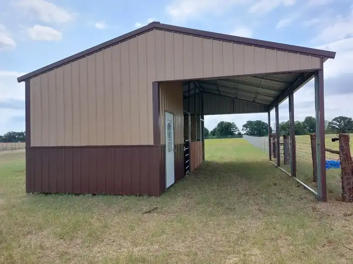 24x30x10 Texas Elite Loafing Shed - Image 4